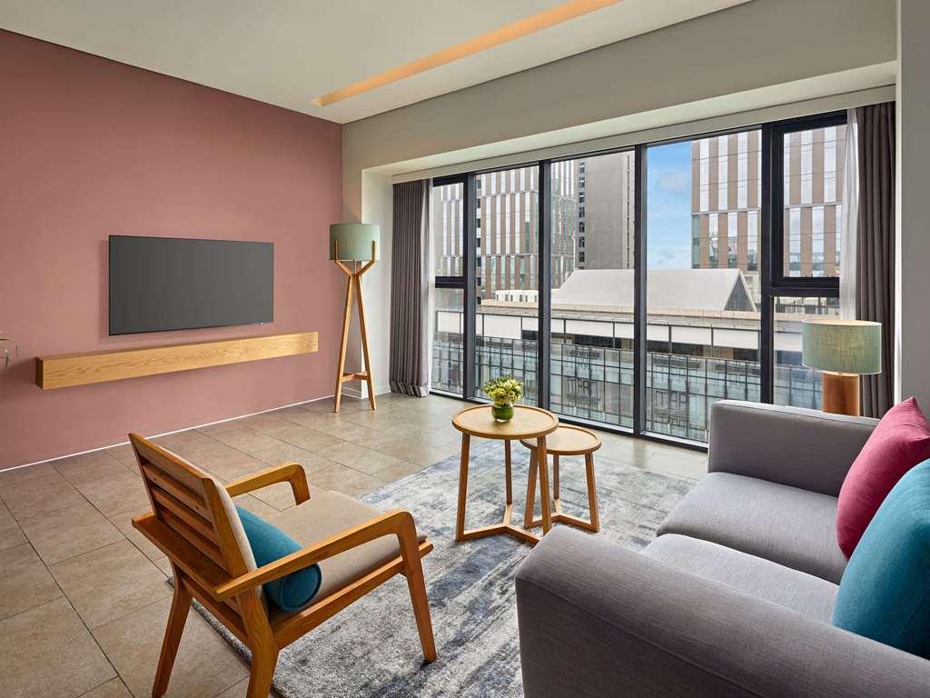 Khách sạn Novotel Living Saigon South
